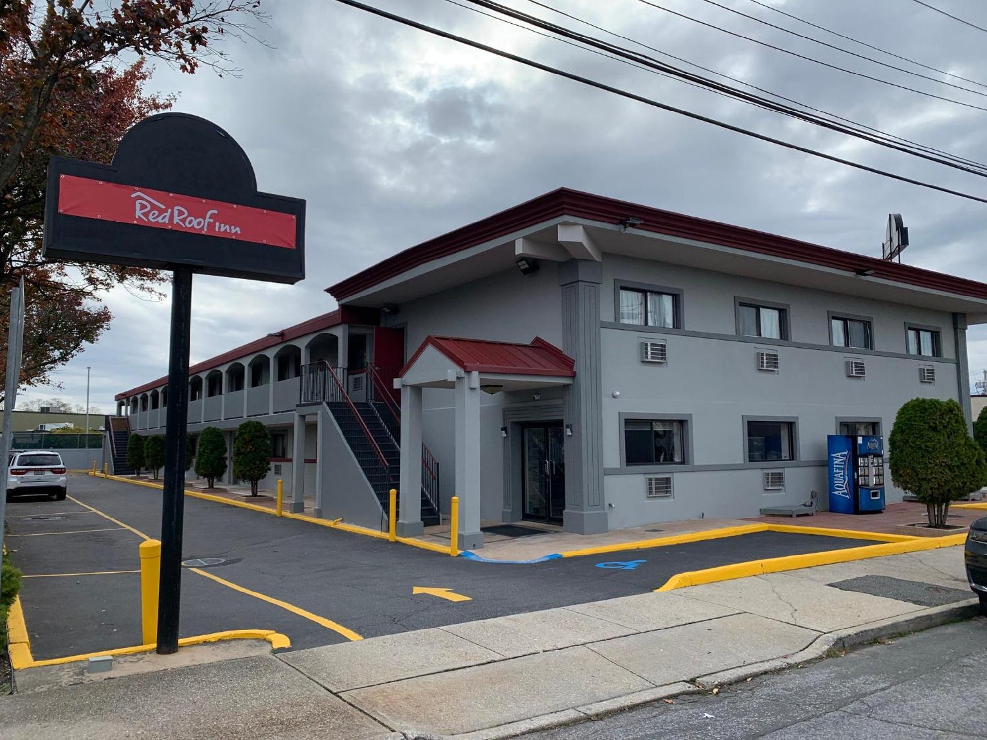 Red Roof Copiague